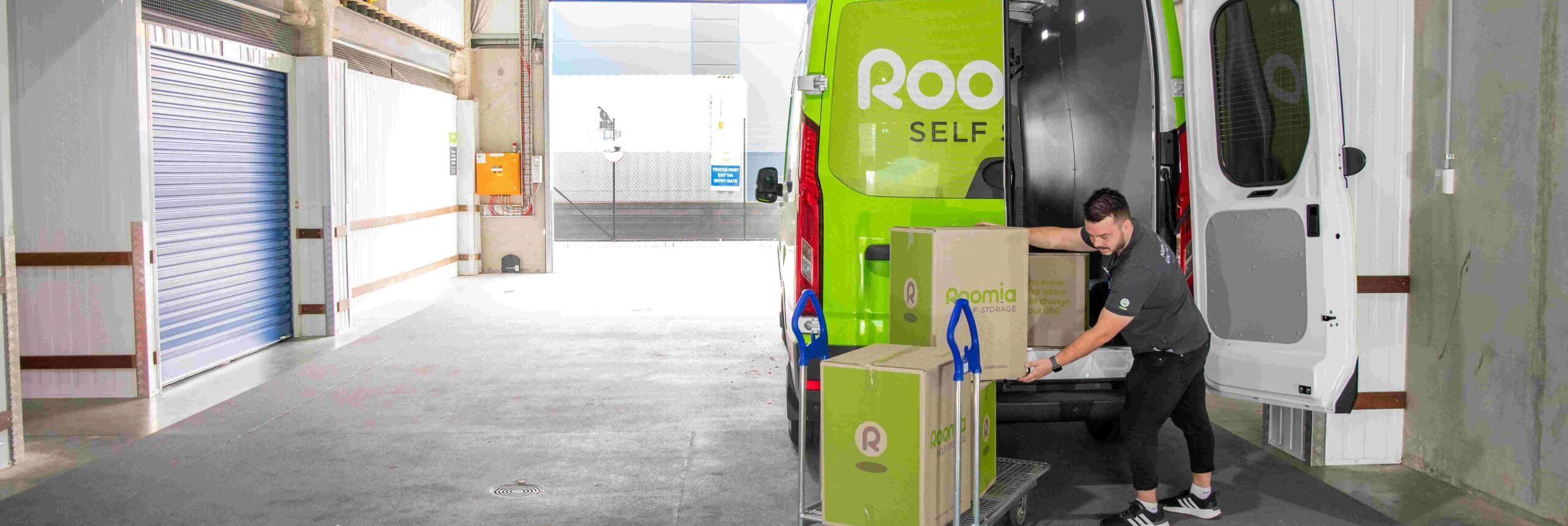 Drive through access at Roomia Minchinbury Drive through access at Roomia Minchinbury with Green Move-In Van