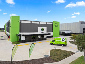 Roomia Self Storage Clyde North entrance with Free Move-In VAn