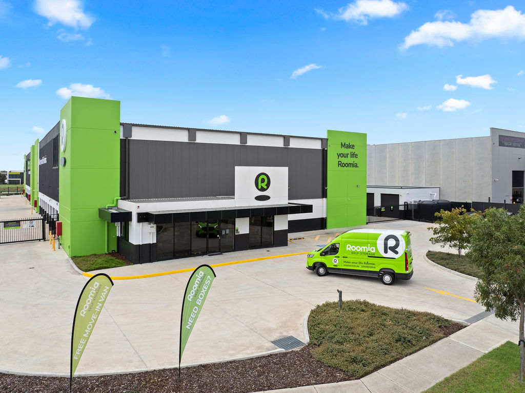 default Roomia Self Storage Clyde North entrance with Free Move-In VAn
